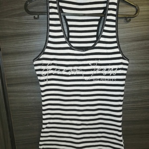 Women's GUESS Stripped T-Shirt  is being swapped online for free
