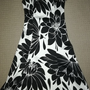 BEAUTIFUL STRAPLESS DRESS FROM WALLIS SIZE 10. is being swapped online for free