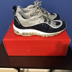 Supreme Air max 98 is being swapped online for free
