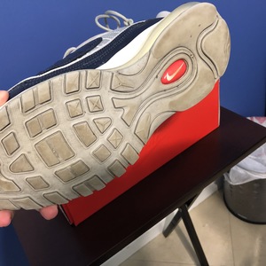 Supreme Air max 98 is being swapped online for free