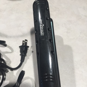 Remington wet 2 straight flat iron is being swapped online for free