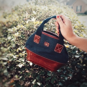 Cute mini Tommy Hilfiger purse is being swapped online for free