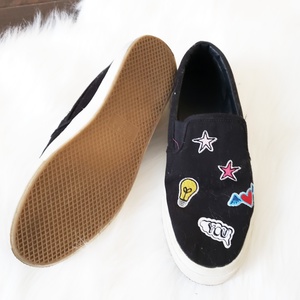 Zara canvas shoes is being swapped online for free