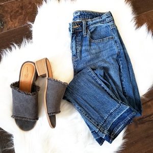 Highwaisted boyfriend jeans is being swapped online for free