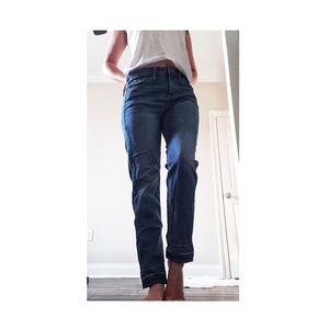 Highwaisted boyfriend jeans is being swapped online for free