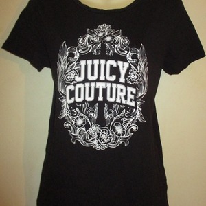 JUICY COUTURE (Authentique) T-Shirt  is being swapped online for free