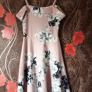 Lovely size 8 worn once boohoo dress is being swapped online for free