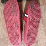Tommy Hilfiger Slides is being swapped online for free