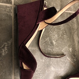 Nine West Shoes is being swapped online for free