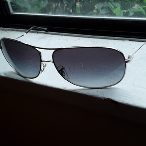 Aviator RayBans is being swapped online for free