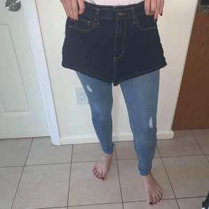 High waisted Jean shorty shorts is being swapped online for free