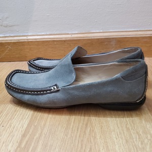 Cole Haan Suede Loafers Sz 9 is being swapped online for free