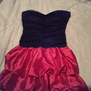 Cute red and black dress is being swapped online for free