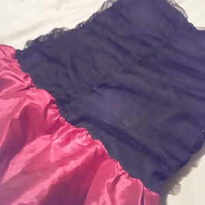 Cute red and black dress is being swapped online for free