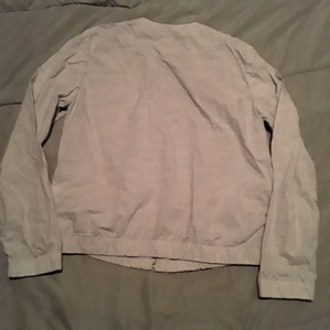Light gray GAP jacket is being swapped online for free