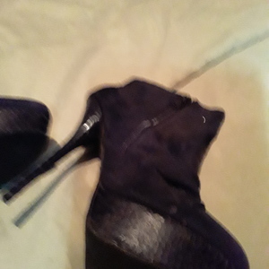 Ankle high heels black is being swapped online for free