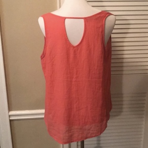 Coral Tank Top is being swapped online for free