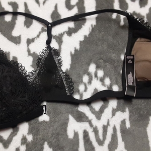 Victoria secret bralette is being swapped online for free