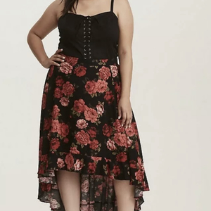 Torrid hi low skirt  is being swapped online for free