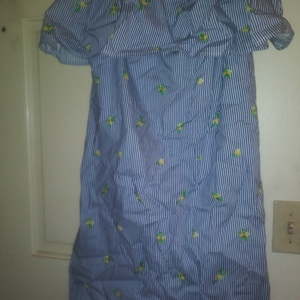 Blue dress Size M is being swapped online for free