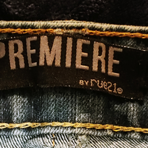 PREMIER RUE 21 SUPER CUTE RIPPED JEANS MISSES SIZE 7  is being swapped online for free
