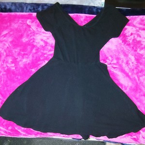 ***ADORABLE***JUNIOR SIZE MEDIUM BLACK SHORT WET SEAL DRESS CROSS BACK THAT SHOWS BACK  is being swapped online for free
