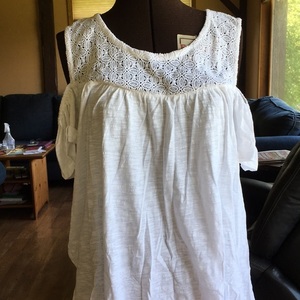 White Cold Shoulder Top-Worn Once is being swapped online for free
