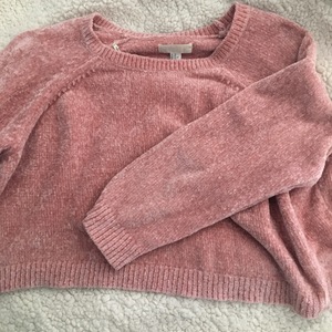 Fuzzy Pink Sweater is being swapped online for free