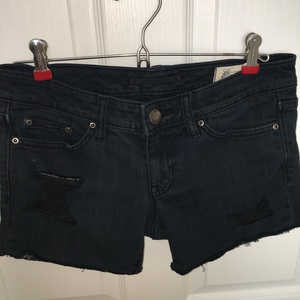 Distressed denim shorts is being swapped online for free