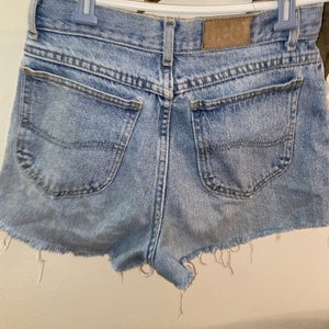 vintage shorts is being swapped online for free