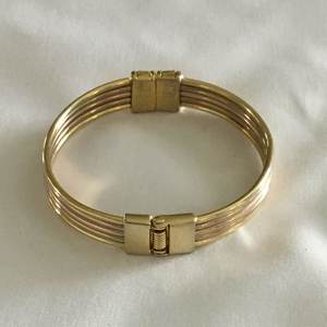 Premier Designs tri color bracelet is being swapped online for free