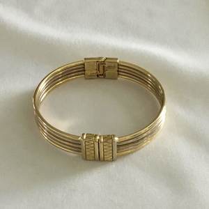 Premier Designs tri color bracelet is being swapped online for free