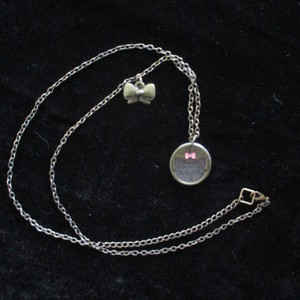 Disney Aristocats Necklace is being swapped online for free