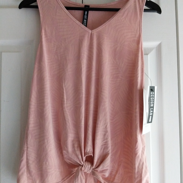 Dusty pink leaf print tie front tank NWT Design Lab Lord and Taylor is being swapped online for free