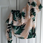 Donna Degnan Leaf Print One Shoulder Nwot Sz S is being swapped online for free