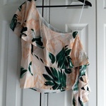 Donna Degnan Leaf Print One Shoulder Nwot Sz S is being swapped online for free