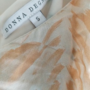 Donna Degnan Leaf Print One Shoulder Nwot Sz S is being swapped online for free