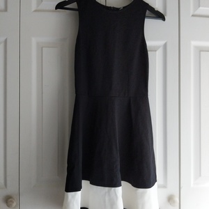 Design Lab Lord and Taylor Black Dress Size S NWT is being swapped online for free