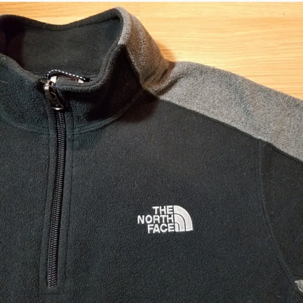 North face 1/4 Zip Sweater Sz S is being swapped online for free