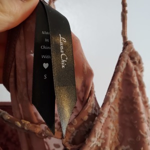 Rose gold and pink summer dress is being swapped online for free