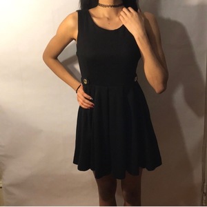 Black dress is being swapped online for free