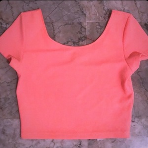 Neon pink crop top is being swapped online for free