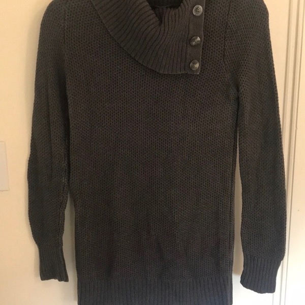 Grey sweater dress is being swapped online for free