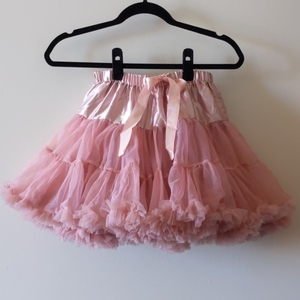 Rosy Tutu is being swapped online for free