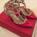 New Valentino Rockstuds is being swapped online for free
