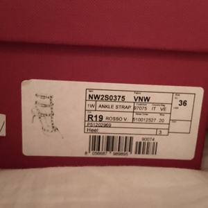 New Valentino Rockstuds is being swapped online for free