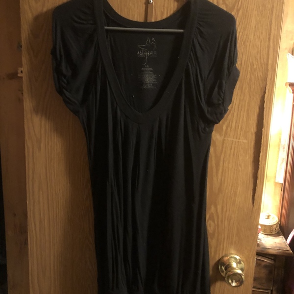 Miley Cyrus tunic top is being swapped online for free