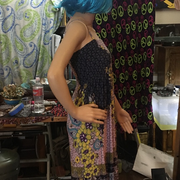 Flower pattern dress is being swapped online for free