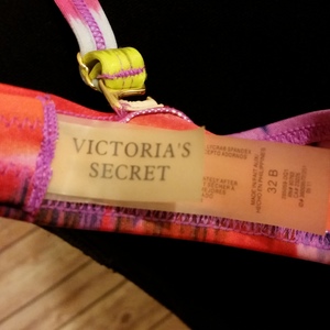 Multicolor Vicoria's Secret Bikini Swim Top 32B is being swapped online for free