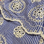 Off sholder top  is being swapped online for free